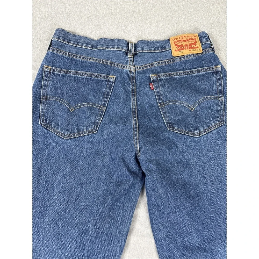 Levi's 550 Relaxed Fit Blue Jeans Men's Size 36x34 Medium Wash Denim Straight